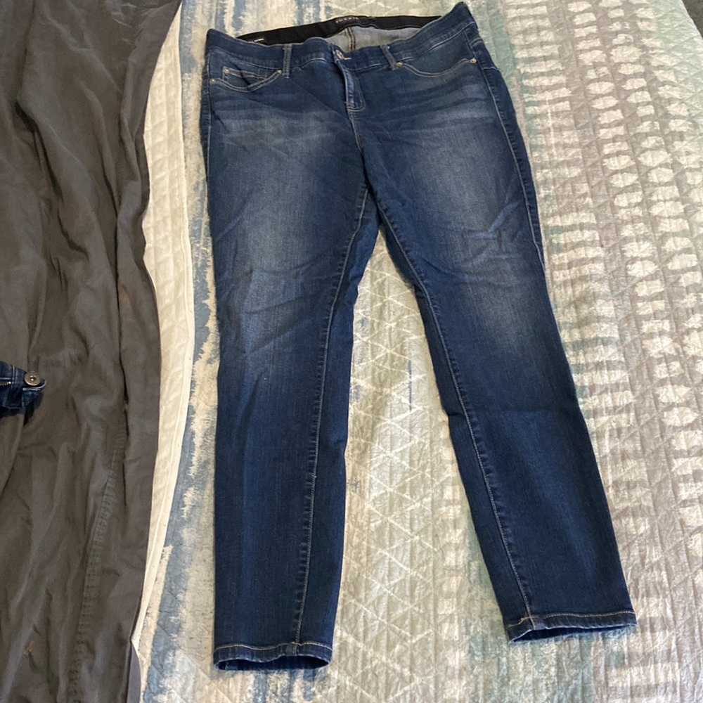 Torrid bombshell skinny jeans 18R